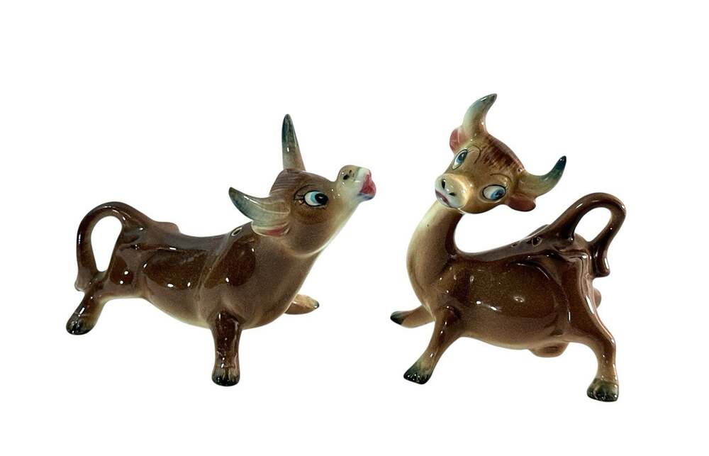 Vintage Ucagco Japan Ceramic Bull Cow Salt Pepper Shakers Figurines Set of 2